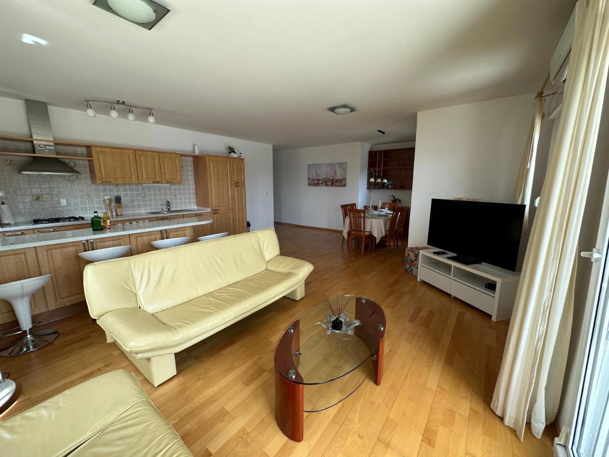 Aurora Luxury Apartment تروغير المظهر الخارجي الصورة