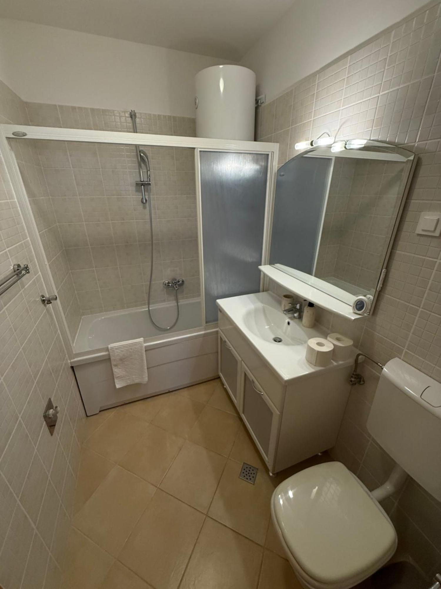 Aurora Luxury Apartment تروغير المظهر الخارجي الصورة